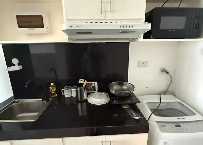 Miya's Crib H Staycation Tomas Morato Quezon 3* Manila